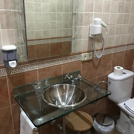מלון Rural El Alberche בורגונדו